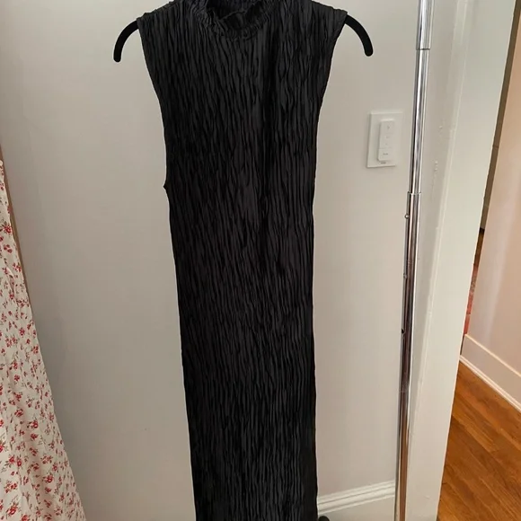 ASOS design satin plisse midi dress with high neck - Picture 4 of 7